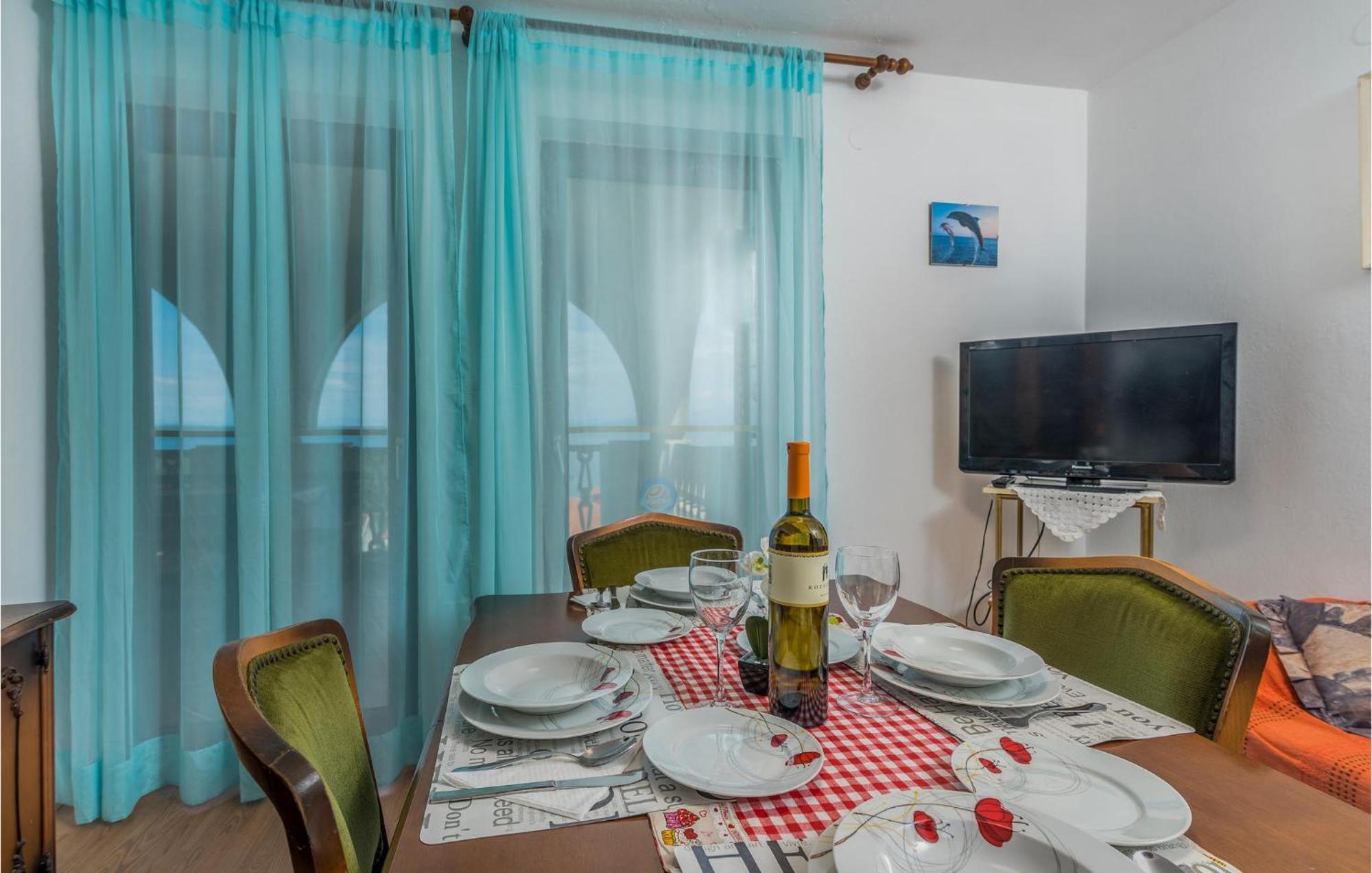 Lovely Apartment In Mali Losinj With Kitchen Extérieur photo