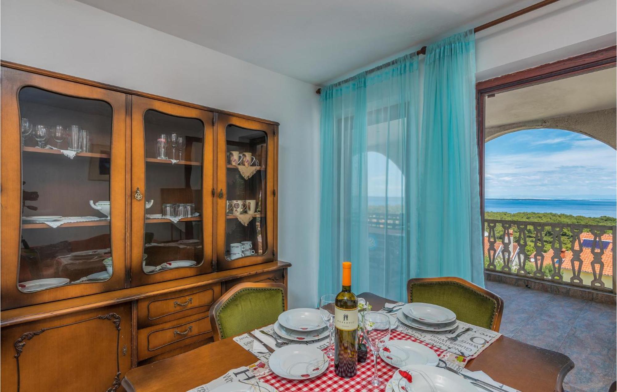 Lovely Apartment In Mali Losinj With Kitchen Extérieur photo