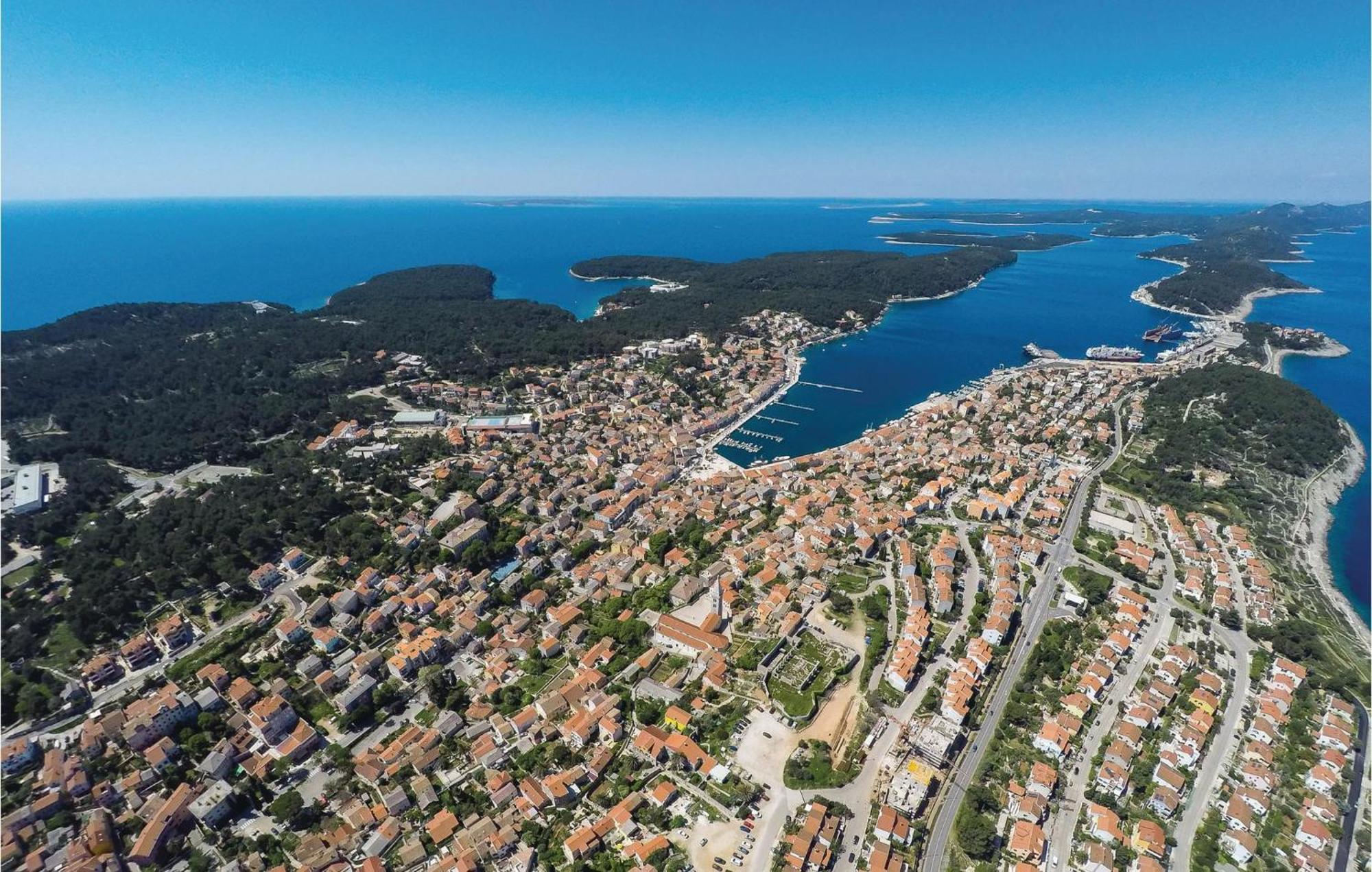 Lovely Apartment In Mali Losinj With Kitchen Extérieur photo